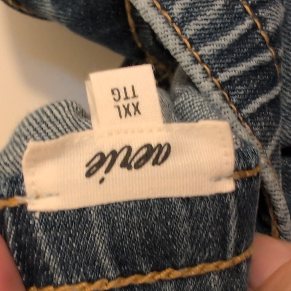 NWT ☀️ Aerie Jean Shorts Distressed with Back Elastic Band - Picture 6 of 8